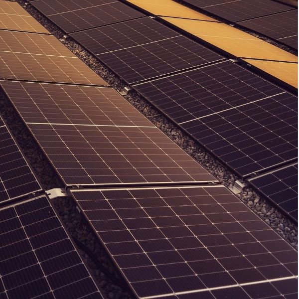 Photovoltaikmodule auf Flachdach